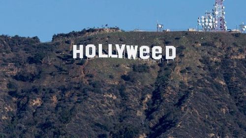 A vandal has altered the Hollywood sign overnight. (Instagram: @raziqrauf)
