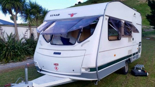 Une caravane 4 Berth Lunar à vendre faisait le tour de Facebook Marketplace entre le 22 et le 23 décembre, ce qui s'est avéré plus tard être une arnaque.