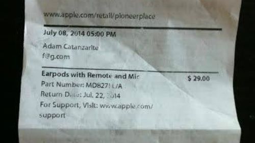 US man receives 'homophobic slur' on Apple store receipt