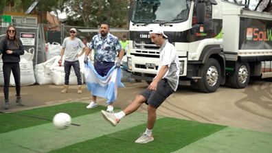 The Block 2021: The twins Luke and Josh get revenge on Ronnie with a hilarious soccer penalty shootout
