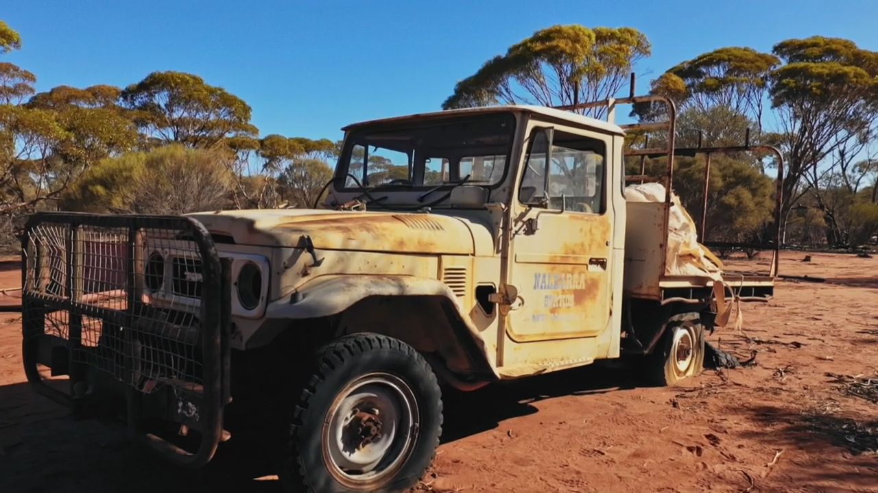 Outback Car Hunters Season 1 Ep 2 Toyota Land Cruiser HJ45 & Volkswagen ...