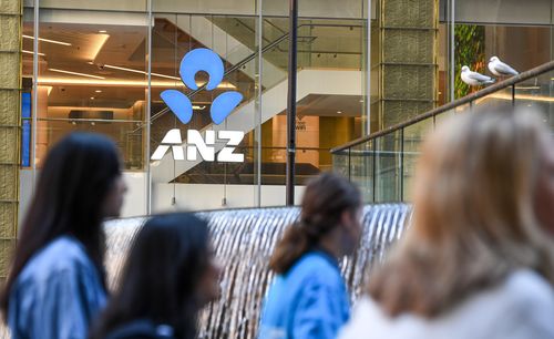 ANZ logosu bir bankanın ofisinde.
