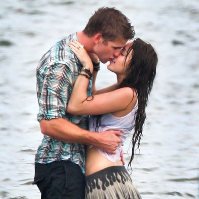 Miley Cyrus, Liam Hemsworth, The Last Song, kiss, on set, movie