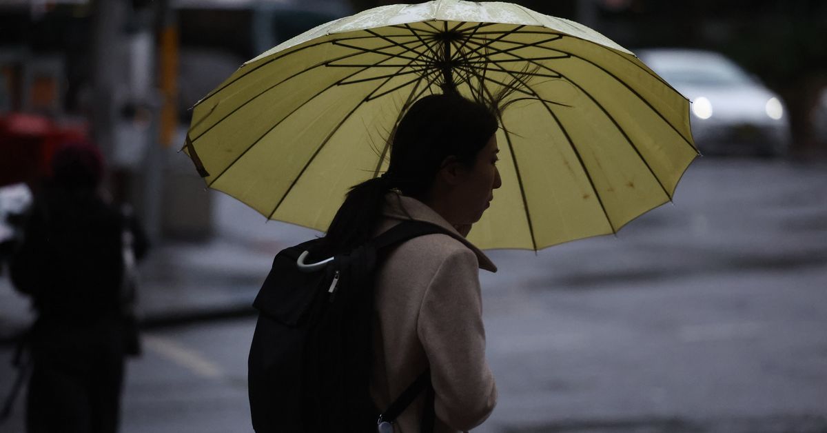 Australia is in for an unusually warm winter. So why was the beginning of June so cold?