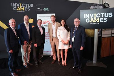 THE HAGUE, NETHERLANDS - APRIL 17: IspS Handa ambassador Brendan Scannell, IspS Handa Director Kevin O'Brien, Former Prime Minister of the Republic of Ireland, IspS Handa Patron Enda Kenny, Prince Harry, Duke of Sussex, Meghan, Duchess of Sussex and Invictus Games Foundation Chairman Charles Allen, Baron Allen of Kensington, CBE pose at the IGF Reception during day two of the Invictus Games The Hague 2020 at Zuiderpark on April 17, 2022 in The Hague, Netherlands. (Photo by Chris Jackson/Getty Im