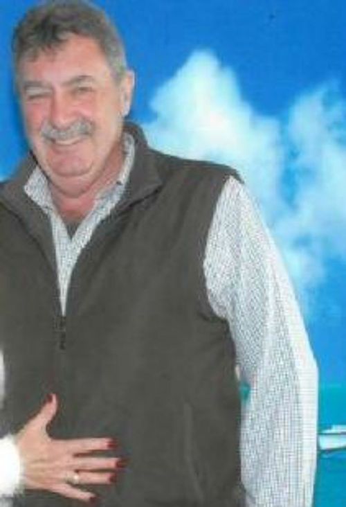 Mr Robson was last seen wearing a long-sleeved pale blue checked shirt, brown vest, blue jeans and brown shoes. (QLD Police)
