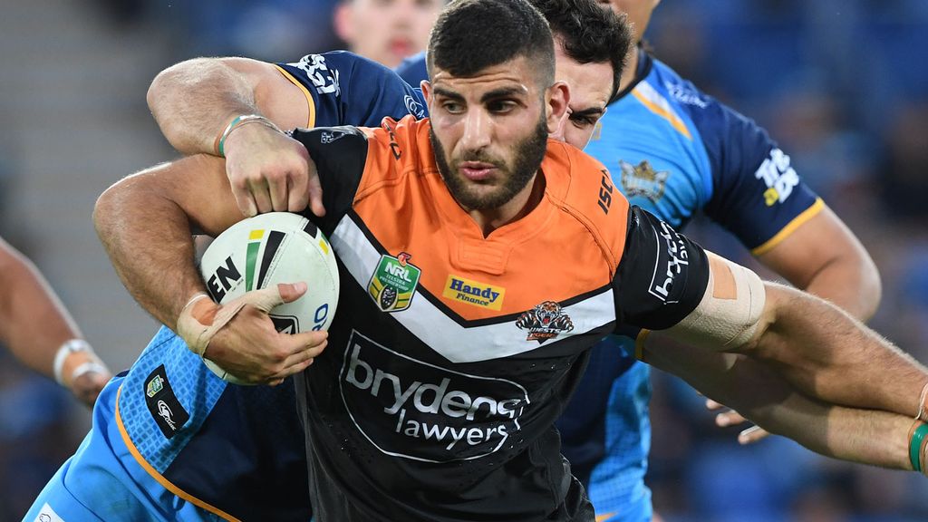 Wests Tigers tell Robbie Farah he can find new NRL club next
