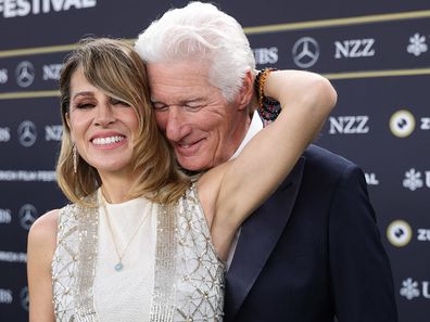 Alejandra Gere dan Richard Gere menghadiri "Hikmah Kebahagiaan" karpet hijau selama Festival Film Zurich ke-20 di Corso pada 08 Oktober 2024 di Zurich, Swiss. 