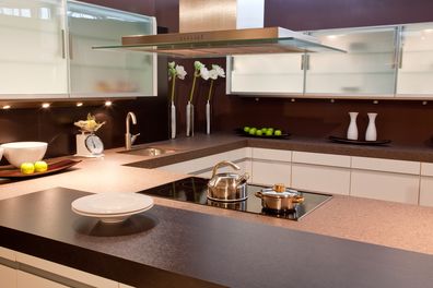 overhead exhaust fan in kitchen 