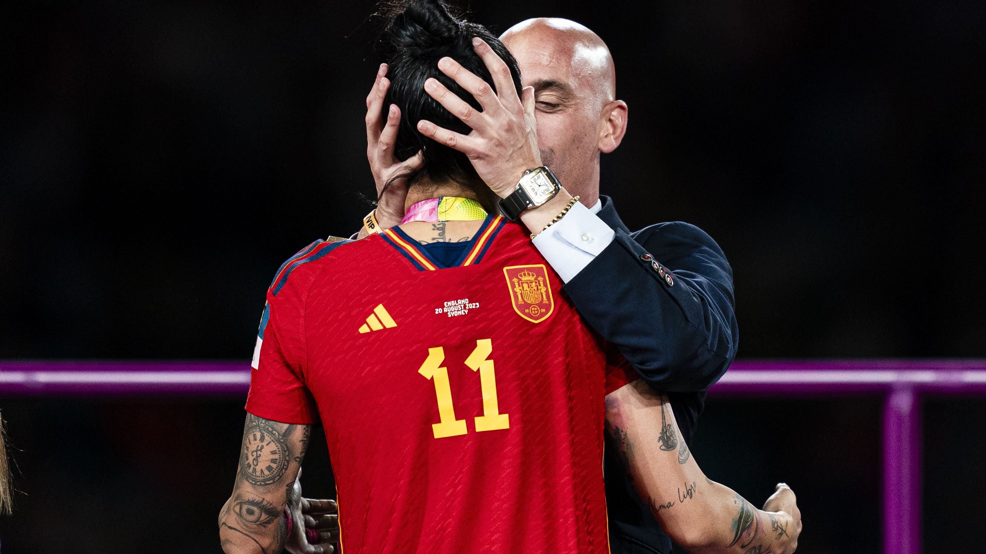 Luis Rubiales kisses Jennifer Hermoso during the medal ceremony.