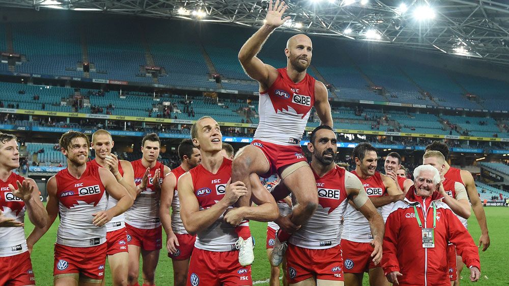 Jarrad McVeigh is chaired from the ground after his 250th match. (AAP)