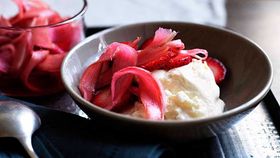 Cold rice pudding with rhubarb