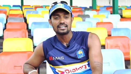Играч на крикет от Шри Ланка е обвинен от полицията в Сидни за предполагаемо сексуално насилие над жена в източните предградия на града.Дханушка Гунатилака беше арестуван тази сутрин, след като 29-годишна жена от Роуз Бей подаде жалба в полицията.