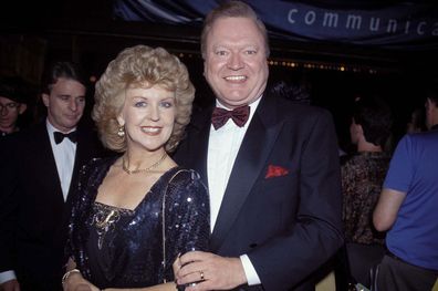 SYDNEY - JANUARY 01:  ACTOR BERT NEWTON WITH HIS WIFE PATTI AT PEOPLE'S CHOICE AWARDS 1992 IN SYDNEY. 