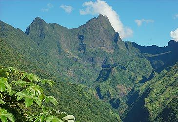 How high is Tahiti's highest mountain, Mont Orohena?