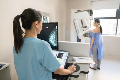 Woman has mammogram