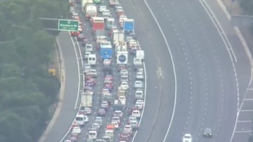 Traffic blocked the Eastern Freeway following the crash. (9NEWS)