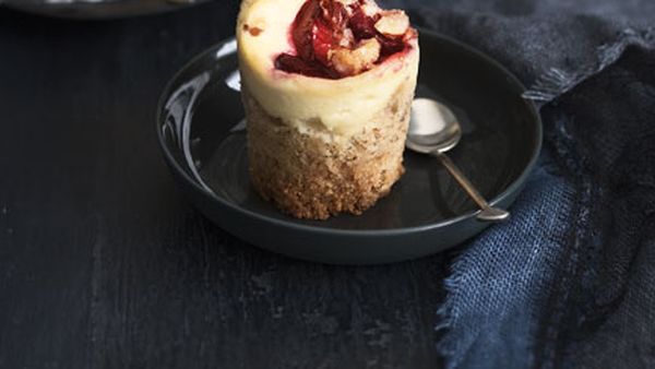 Plum and ricotta crumble cakes