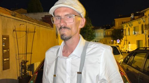 Raphaël Graven, 46 yaşında, Jean Pormanove ya da JP olarak tanınıyordu.