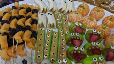 Halloween healthy fruit snacks 