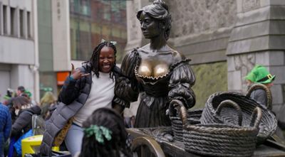 Molly Malone Statue, Dublin | Ireland | Episode 6