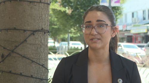 Uma cidade em dificuldades de NSW está arrasada porque sua árvore de Natal foi destruída por incendiários a menos de duas semanas do feriado.  