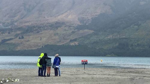 Найдено тело мужчины, пропавшего при попытке спасти тонущего мальчика из озера Вакатипу.