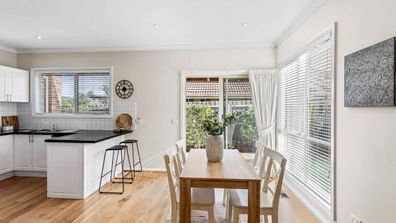 3/38 Linlithgow Street in Mitcham collected $40,000 over reserve for the vendor.