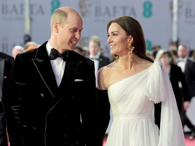 kate middleton recovery from surgery working from bed