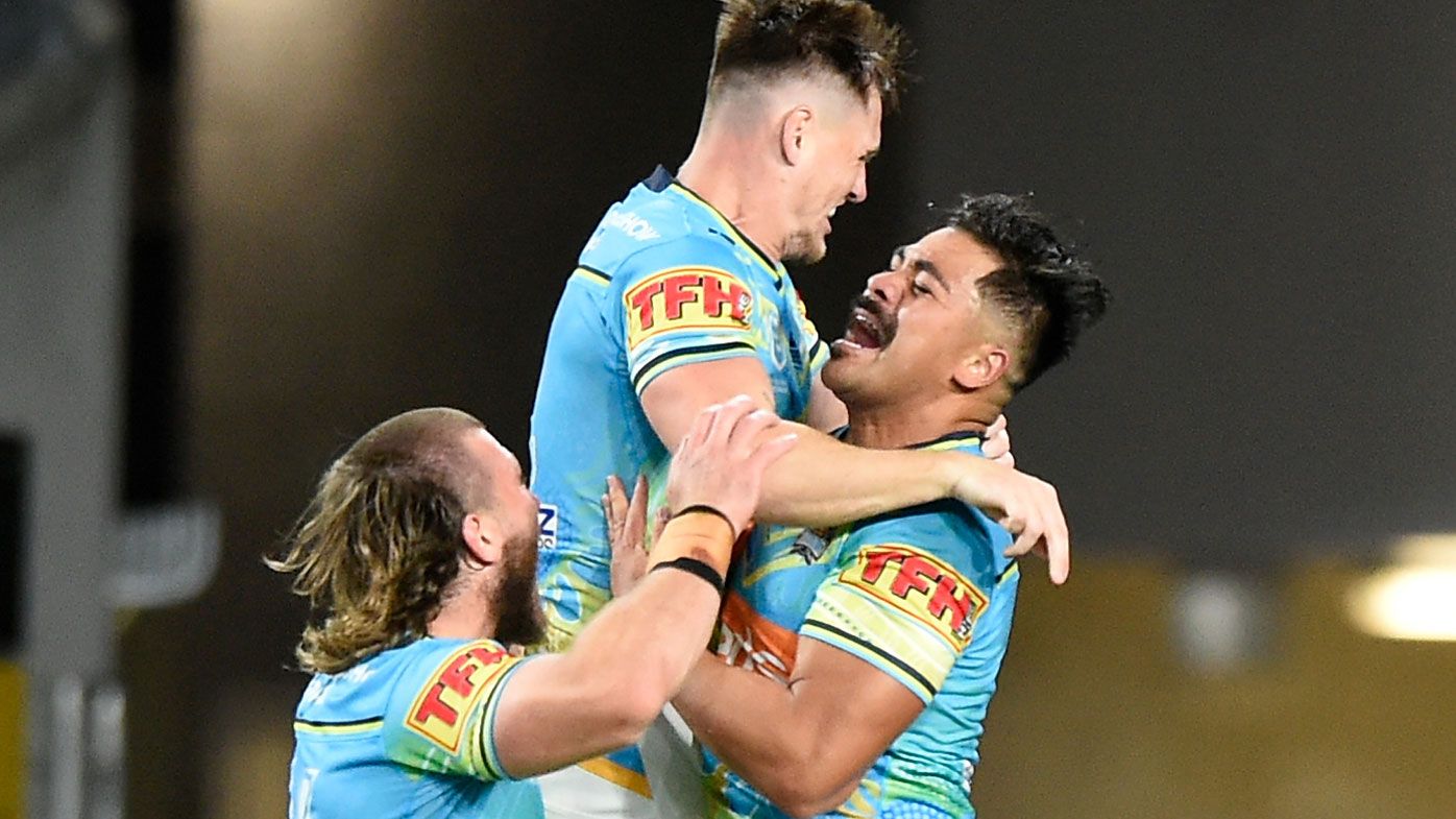 Titans go the length in spectacular team try. (Getty)