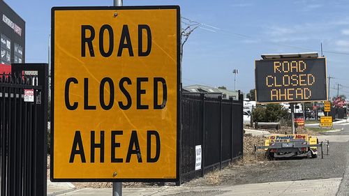 Arrastar obras nas estradas de Melbourne ameaça tirar o emprego dos moradores locais