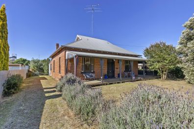 historic homes for sale lockhart nsw