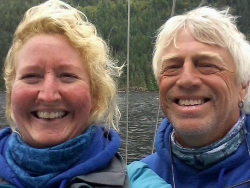 A﻿ British couple have been found dead in a lifeboat after attempting to sail across the Atlantic Ocean.The bodies of Sarah Packwood, from the UK, and her Canadian husband Brett Clibbery washed up in the boat on a beach in Nova Scotia.