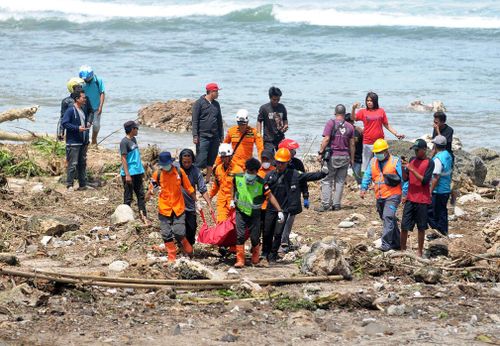 Experts warn a second wave could strike the Indonesia coast, just days after a monster tsunami killed more the 400 people.