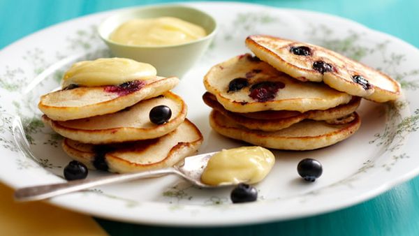 Blueberry pikelets with citrus curd