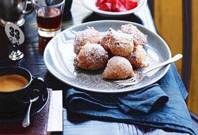 Zeppole (Italian doughnuts)