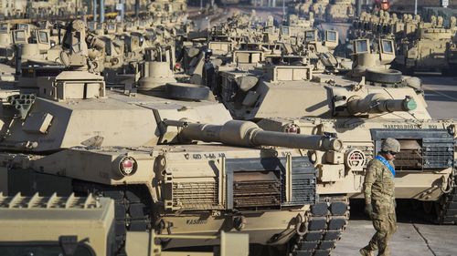 The US will send 31 M1 Abrams battle tanks to Ukraine, senior administration officials said on Wednesday, reversing months of persistent arguments by the Biden administration that the tanks were too difficult for Ukrainian troops to operate and maintain.