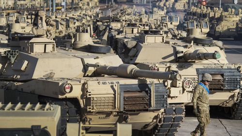 Les États-Unis enverront 31 chars de combat M1 Abrams en Ukraine, ont déclaré mercredi de hauts responsables de l'administration, inversant des mois d'arguments persistants de l'administration Biden selon lesquels les chars étaient trop difficiles à exploiter et à entretenir pour les troupes ukrainiennes.