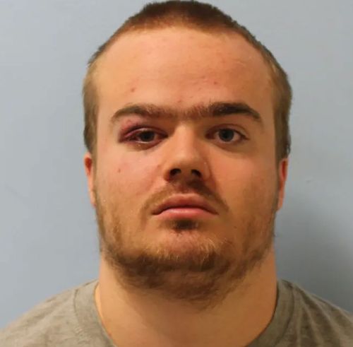 A man has pleaded guilty to the attempted murder of a child.
Jonty Bravery, 18 (02.10.01), of Ealing, entered his plea at the Old Bailey on Friday, 6 December.