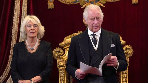 Kral Charles III ve Camilla, Kraliçe Consort, ilanı sırasında