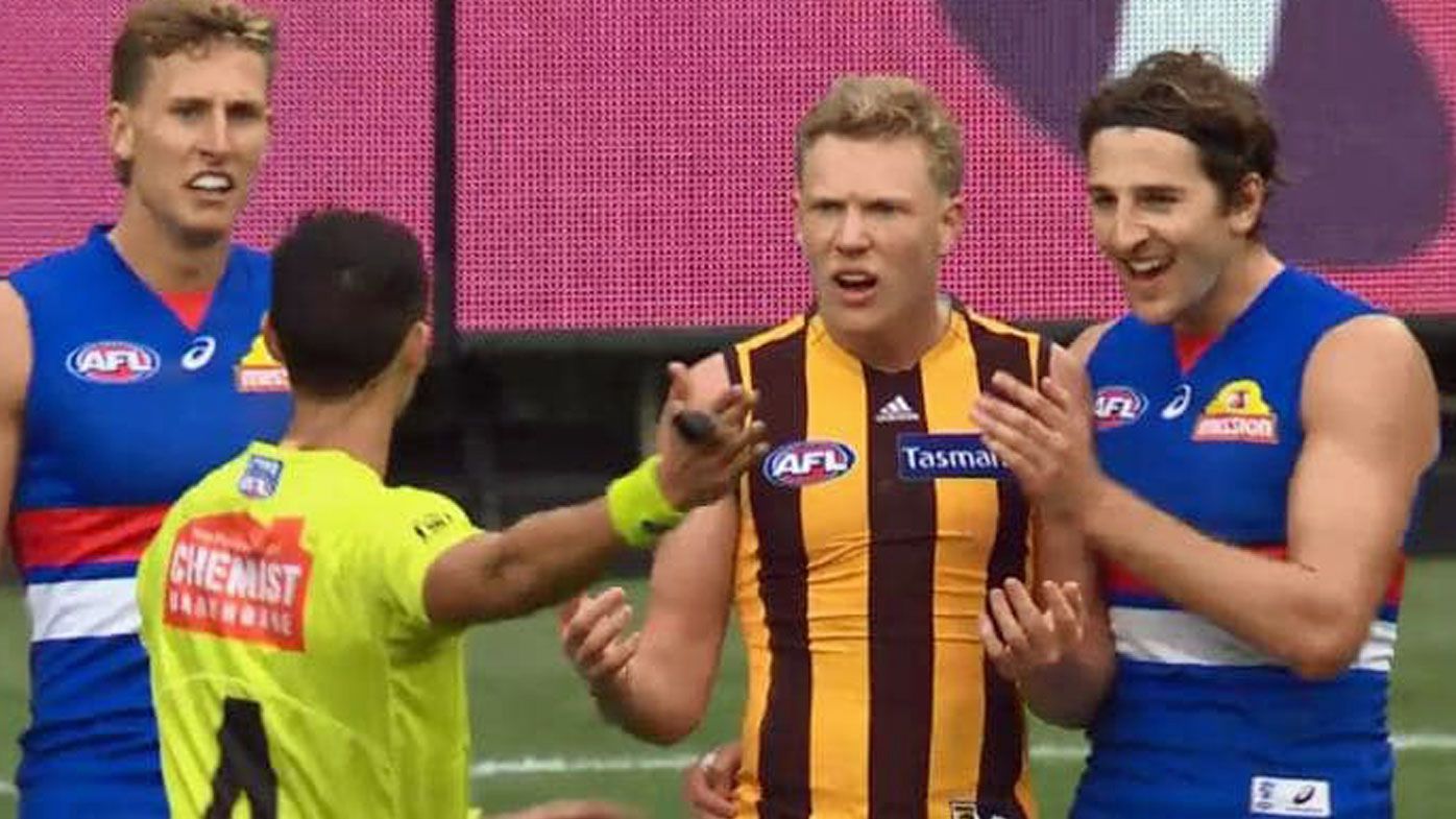 'Diabolically bad' penalty sparks heated debate in Hawthorn's loss to Western Bulldogs