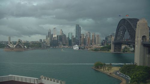 Un orage déferle sur Sydney le lundi 12 décembre.