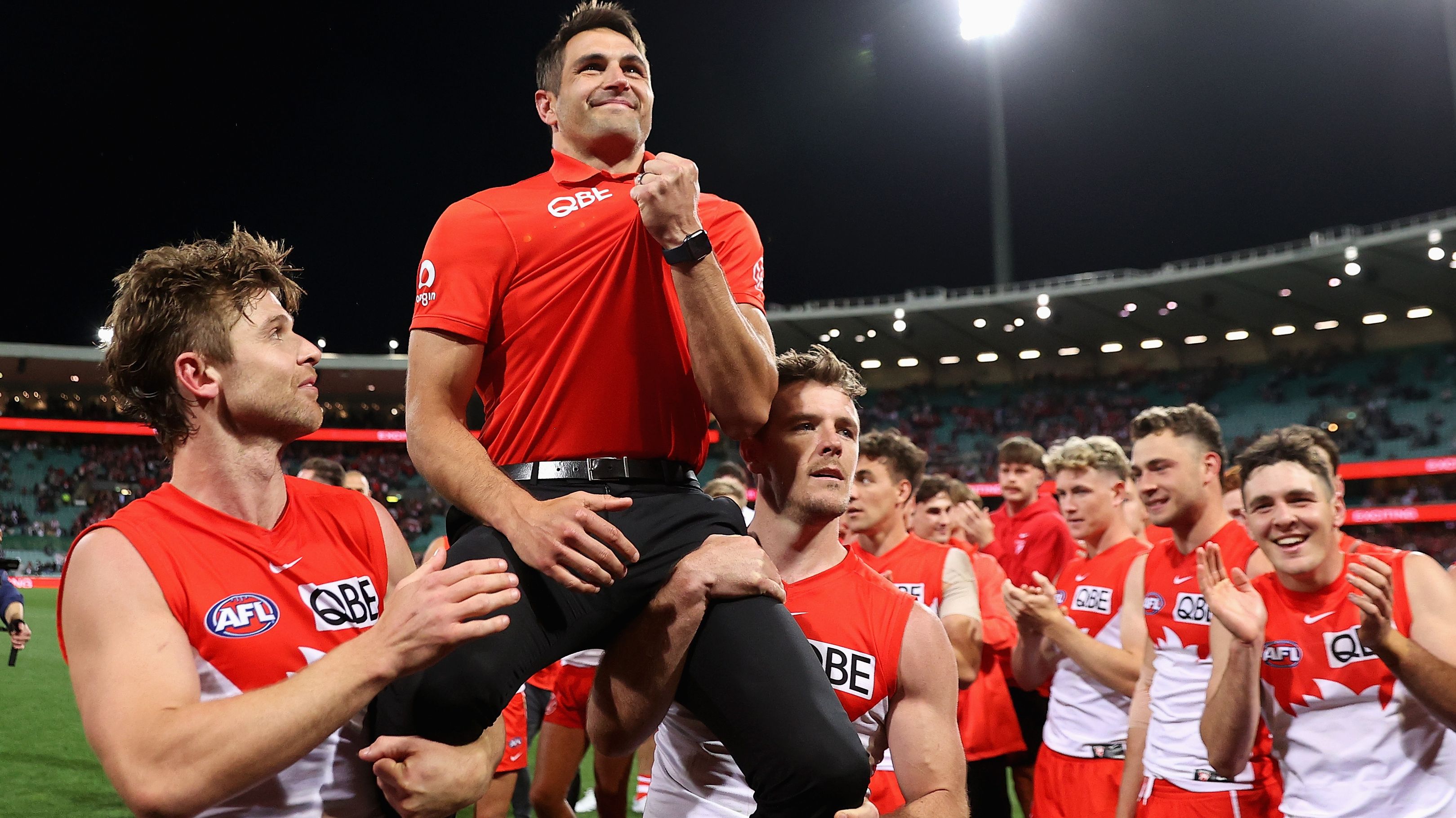 Injured retiring Swans player Josh  Kennedy is chaired from the SCG.