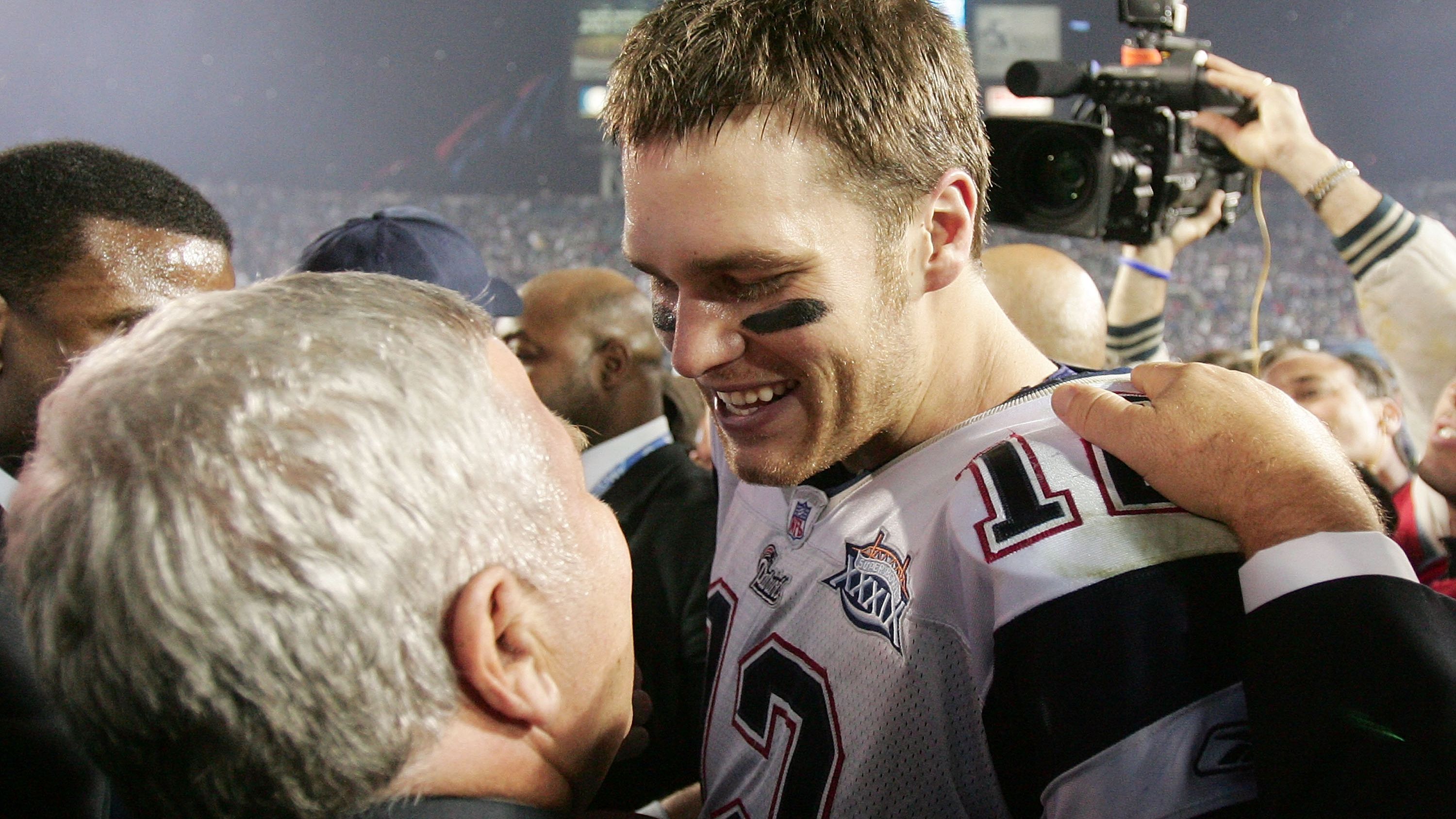 Robert Kraft wants Tom Brady to sign a one-day contract and retire as a New England Patriot