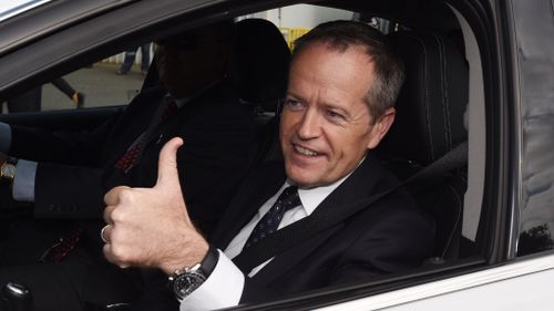 Earlier,  Bill Shorten gave the thumbs up after a visit to Axiom Precision Manufacturing. (AAP)