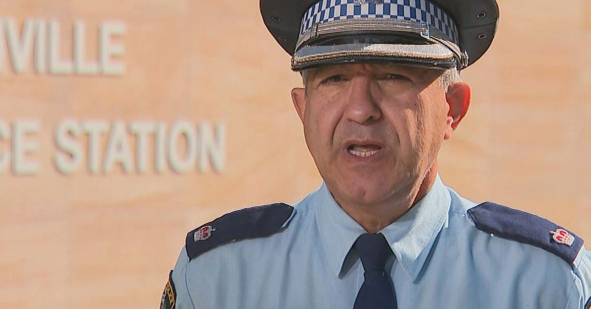 Police hunt man who fired shots after car chase through Sydney's west