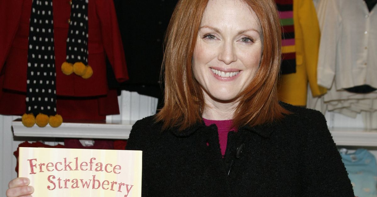 Julianne Moore berbicara dalam ‘Sejutan Besar’ setelah buku anak -anaknya ‘dilarang’ oleh Administrasi Trump