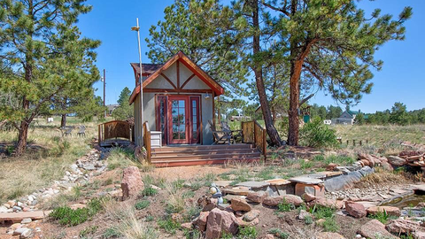 Quirky Colorado cottage goes on the market for just one dollar 