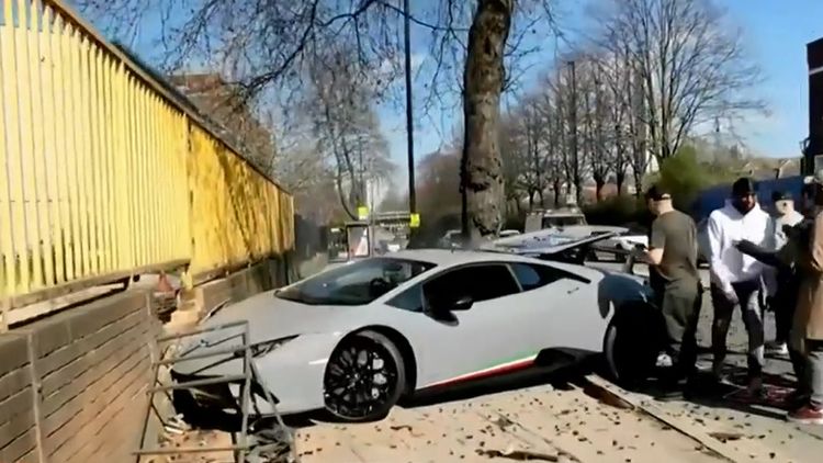 Lamborghini in London luxury-quarter crash