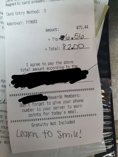 Waitress receives rude note from customer